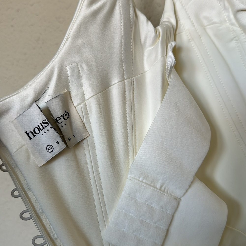 HOUSE OF CB 'Emilie' Off White Satin Mermaid Bridal Gown NWOT size XS - Picture 7 of 17
